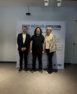 Psikolog Damla Özcan Kalamış Psikoloji, Bağımlılı Akademisi, Dijital Psikolog, Psikiyatri Hemşireleri Derneği ve Fenerbahçe Üniversitesi’ nin düzenlediği; 25-26 Mayıs Kumar Bağımlılığı Sempozyumu'nda
