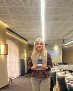 Psikolog Damla Özcan Ankara Müzik ve Güzel Sanatlar Üniversitesi’nde gerçekleşen Dijital Bağımlılık ve Aile Çalıştay’ından kareler